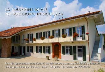 Casa delle Rocche has Balcony rooms