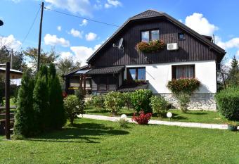 Rada Guest House has Balcony rooms