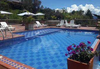 Hotel Estaciones allows 18 year olds to book a room