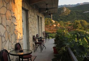 Studio and winery Kalimut has Balcony rooms