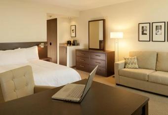 Le Georgesville allows 18 year olds to book a room