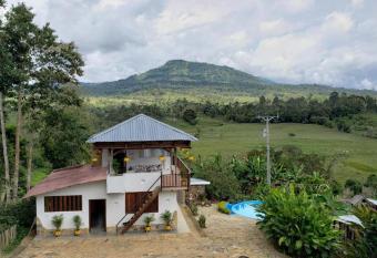 El Recreo Hogar Campesino allows 18 year olds to book a room