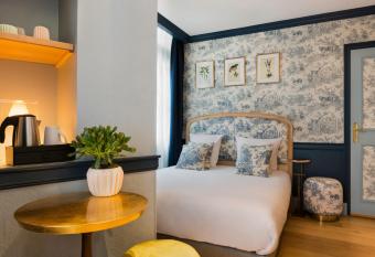 Hotel de Neuve by Happyculture allows 18 year olds to book a room