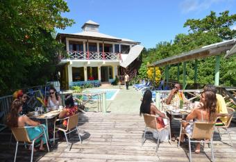 Bay View Eco Resort & Spa has Balcony rooms