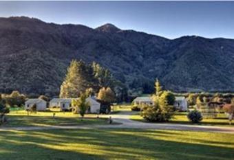 Smiths Farm Holiday Park has Balcony rooms