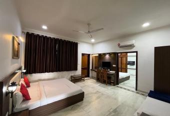 Hotel Marc Royal has Balcony rooms