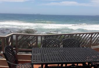 15 Isikhulu has Balcony rooms