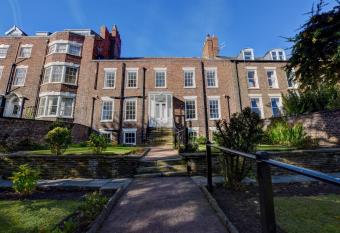 White Linen Whitby, Room Only allows 18 year olds to book a room