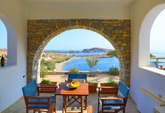 Armonia by Grispos Villas has Balcony rooms