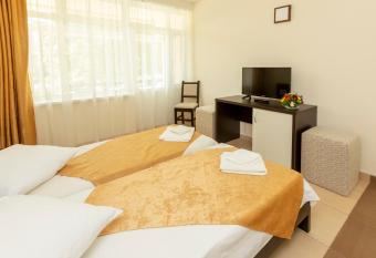 Hotel Dacia allows 18 year olds to book a room