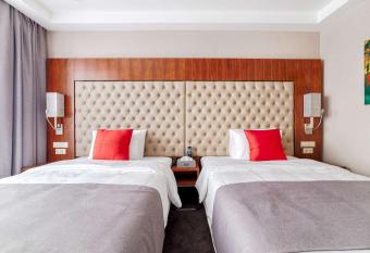 Hawthorn Suites by Wyndham St. Robert/Ft. Leonard Wood allows 18 year olds to book a room