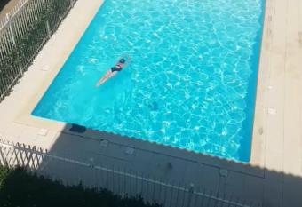 Appartement Terrasse panoramique Piscine allows 18 year olds to book a room