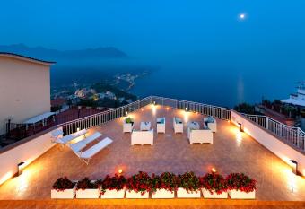 Gala Residence Villa Giovanna has Balcony rooms