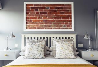 The Caledon Guest House allows 18 year olds to book a room