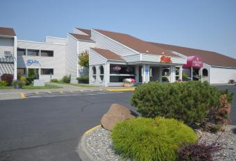 Columbia River Hotel Ascend Hotel Collection allows 18 year olds to book a room