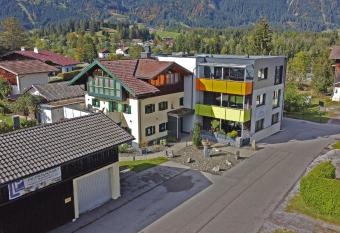 Alpenapart Singer - contactless check-in has Balcony rooms