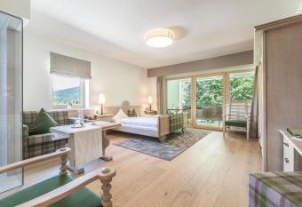 Hotel Zur Schanz has Balcony rooms