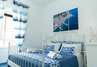 Velia34 has Balcony rooms