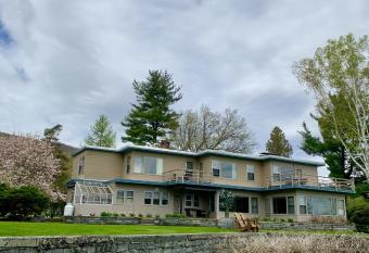 Guesthouse at Field Farm has Balcony rooms