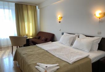 Casa Ruxandrei has Balcony rooms