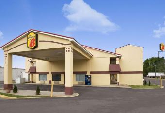 Super 8 by Wyndham Chattanooga/East Ridge has Smoking rooms