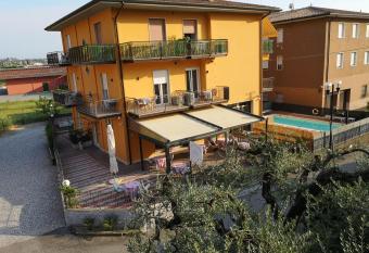 Alessio Camere has Balcony rooms