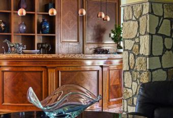 Erania Apartments has Balcony rooms