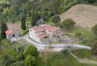 Fattoria di Cintoia allows 18 year olds to book a room