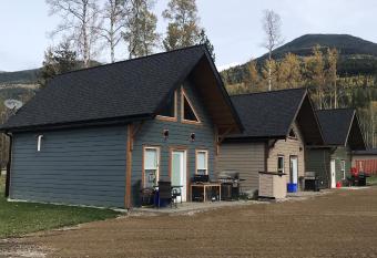 Cougar Mountain Cabin Rentals allows 18 year olds to book a room