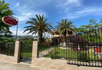 Elsa Haus has Balcony rooms