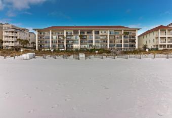 Huntington by the Sea has Balcony rooms