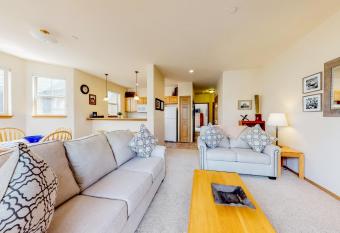 Tarn Landing B7 has Balcony rooms