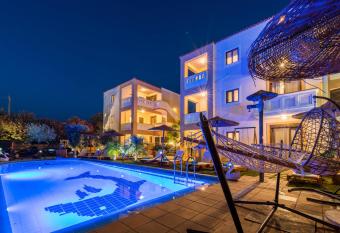 Villa Gereoudis has Balcony rooms