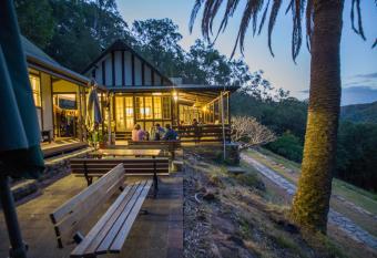 YHA Pittwater Eco, Sydney has Balcony rooms