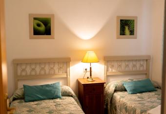 Bajo La Higuera FAMORCAS allows 18 year olds to book a room