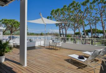 Stay Michelangelo Jesolo Only Adults allows 18 year olds to book a room