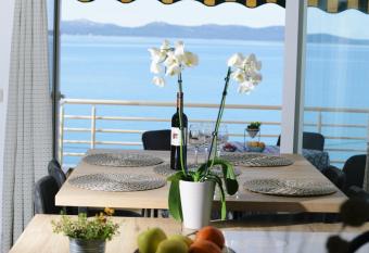 Apartments Basioli has Balcony rooms
