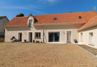 bienvenue chez nous has Balcony rooms