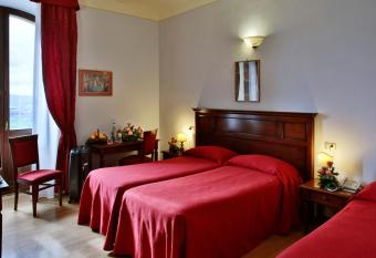 Hotel Windsor Savoia has Balcony rooms