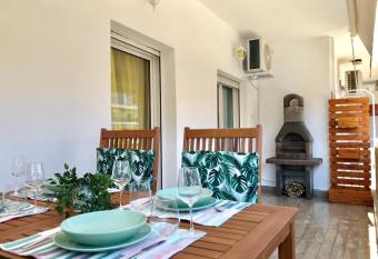 Relax Apartment allows 18 year olds to book a room