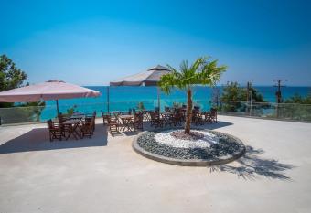 Life s Moments has Balcony rooms