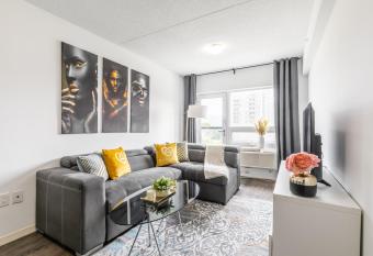 GLOBALSTAY Downtown Hamilton Apartments has Balcony rooms