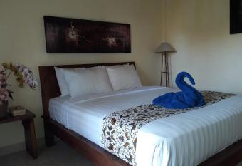 Adi House Homestay has Balcony rooms