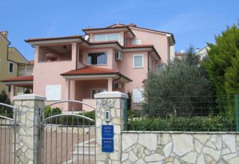 Apartments Villa Fernetich has Balcony rooms