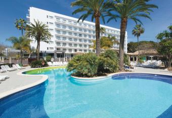 Hotel Riu Bravo has Balcony rooms