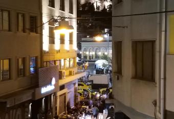 Amazing Apartments @ Monastiraki Subway Station has rooms with a private hot tub