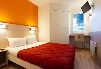 Premiere Classe Nantes Ouest - St Herblain allows 18 year olds to book a room