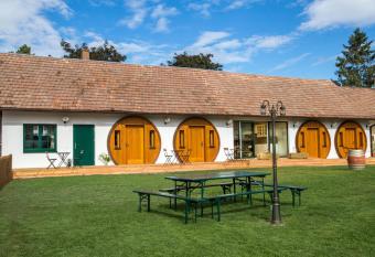 Winzerhof K  ssler - Weinviertel has Balcony rooms