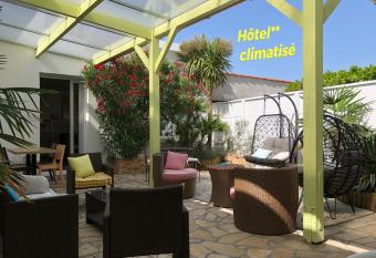 Cit Hotel Atlantis allows 18 year olds to book a room