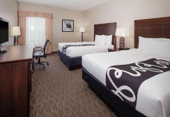 La Quinta Inn & Suites by Wyndham Inglewood allows 18 year olds to book a room